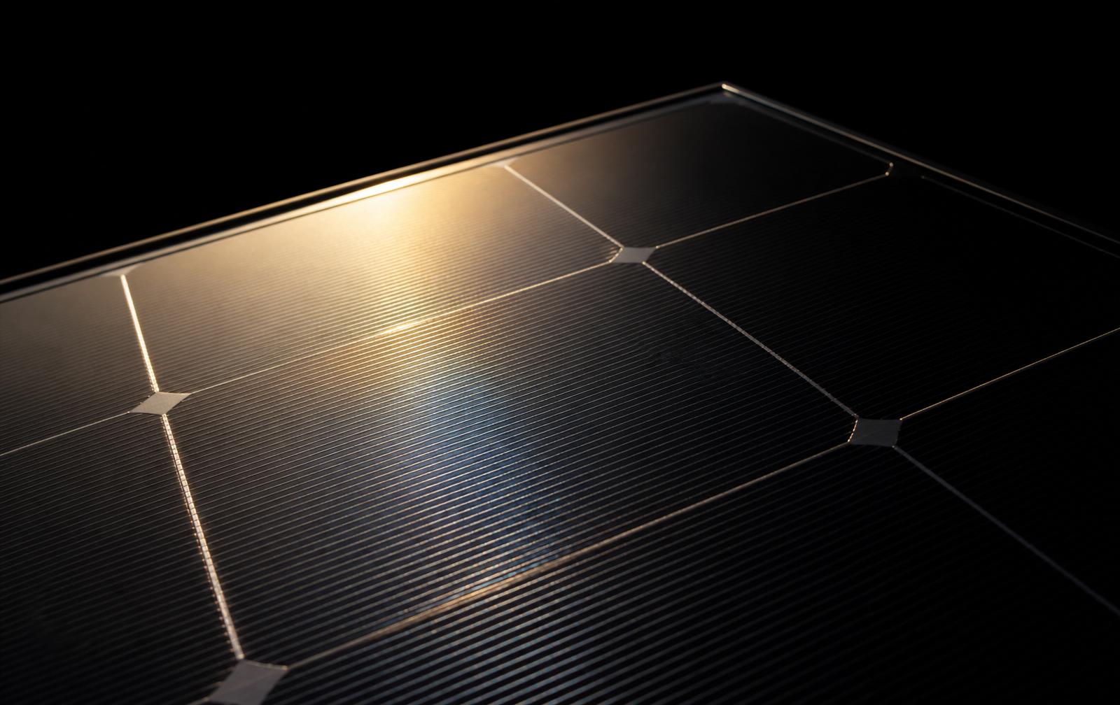 Painéis solares Monolith de acabamento contínuo